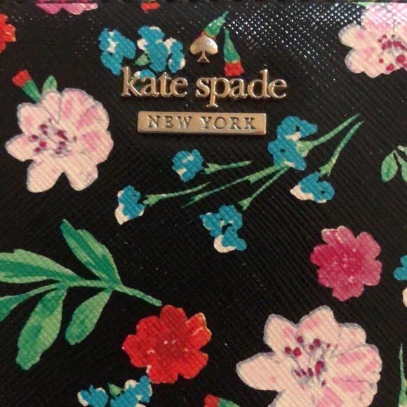 Kate Spade floral wallet! - Picture 2 of 5